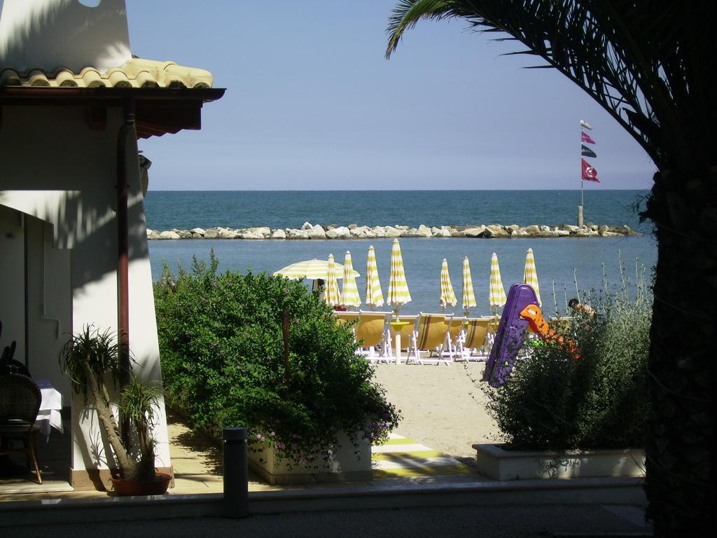 Hotel La Perla Cupra Marittima Exterior foto